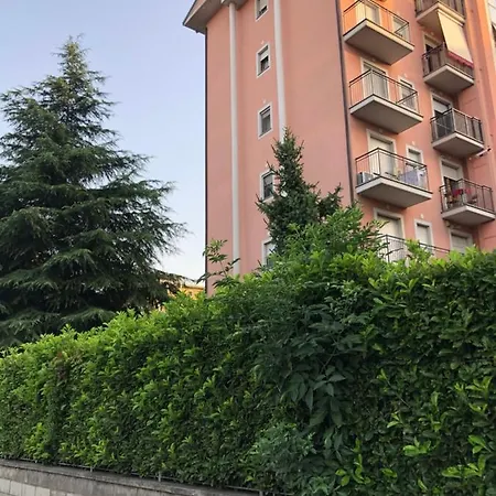Casti - Mm3 Comasina Apartament